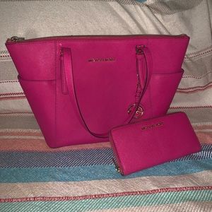 Micheal kors purse and wallet (Hot Pink)
